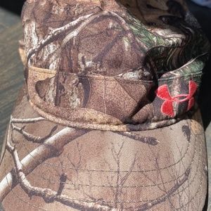 Used Under armor women's camo hat newsie style hat